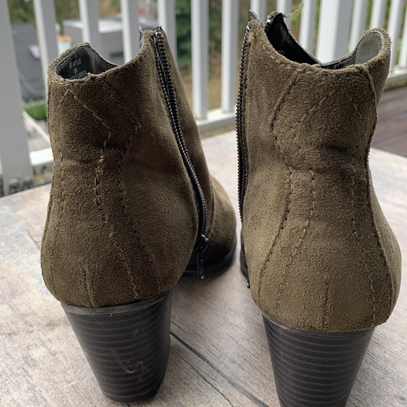 Olive a green Suede Booties - Picture 3 of 6